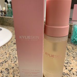 Kylie Skin Foaming Face Wash